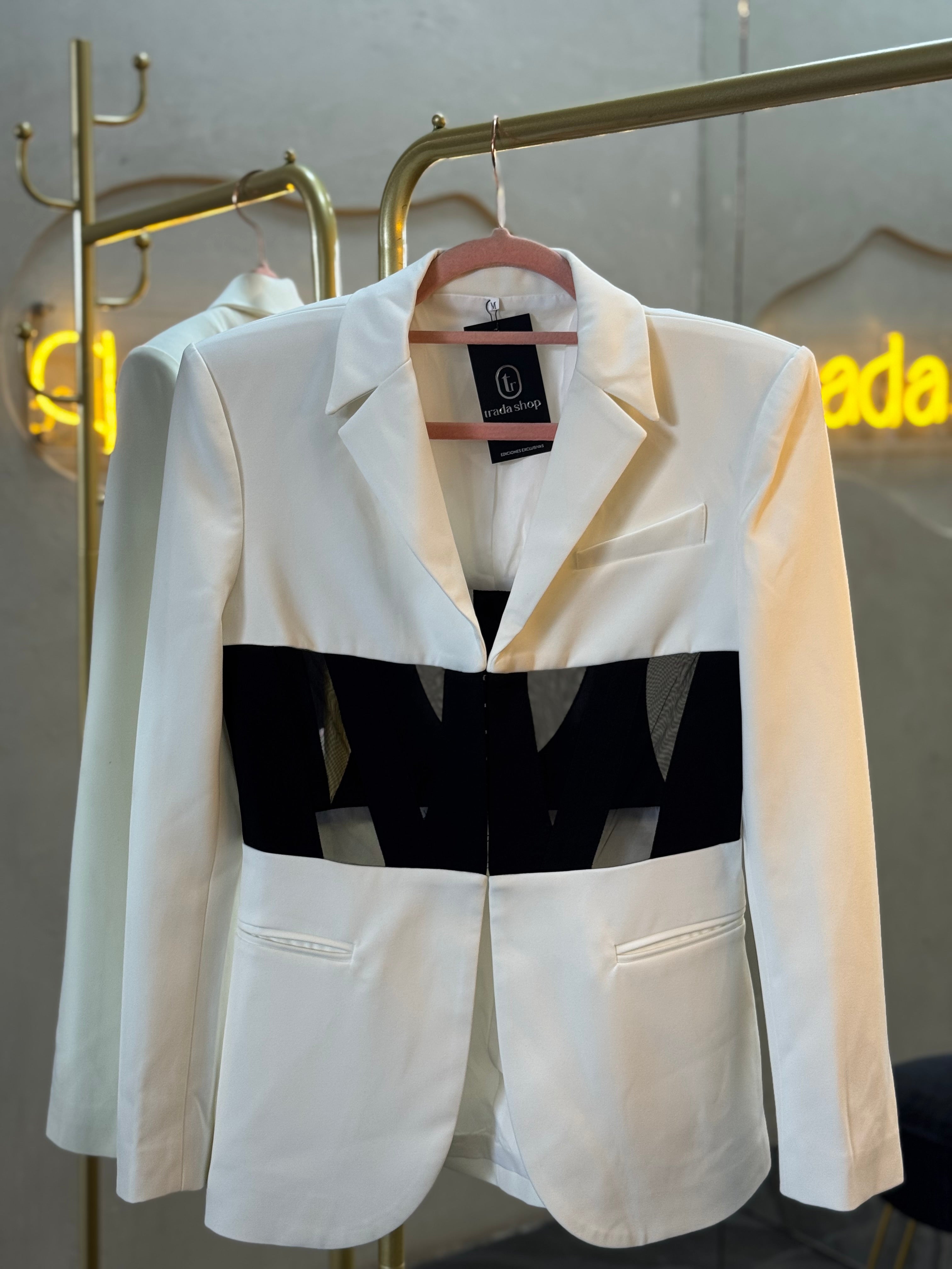 Blazer blanco, negro tela mesh